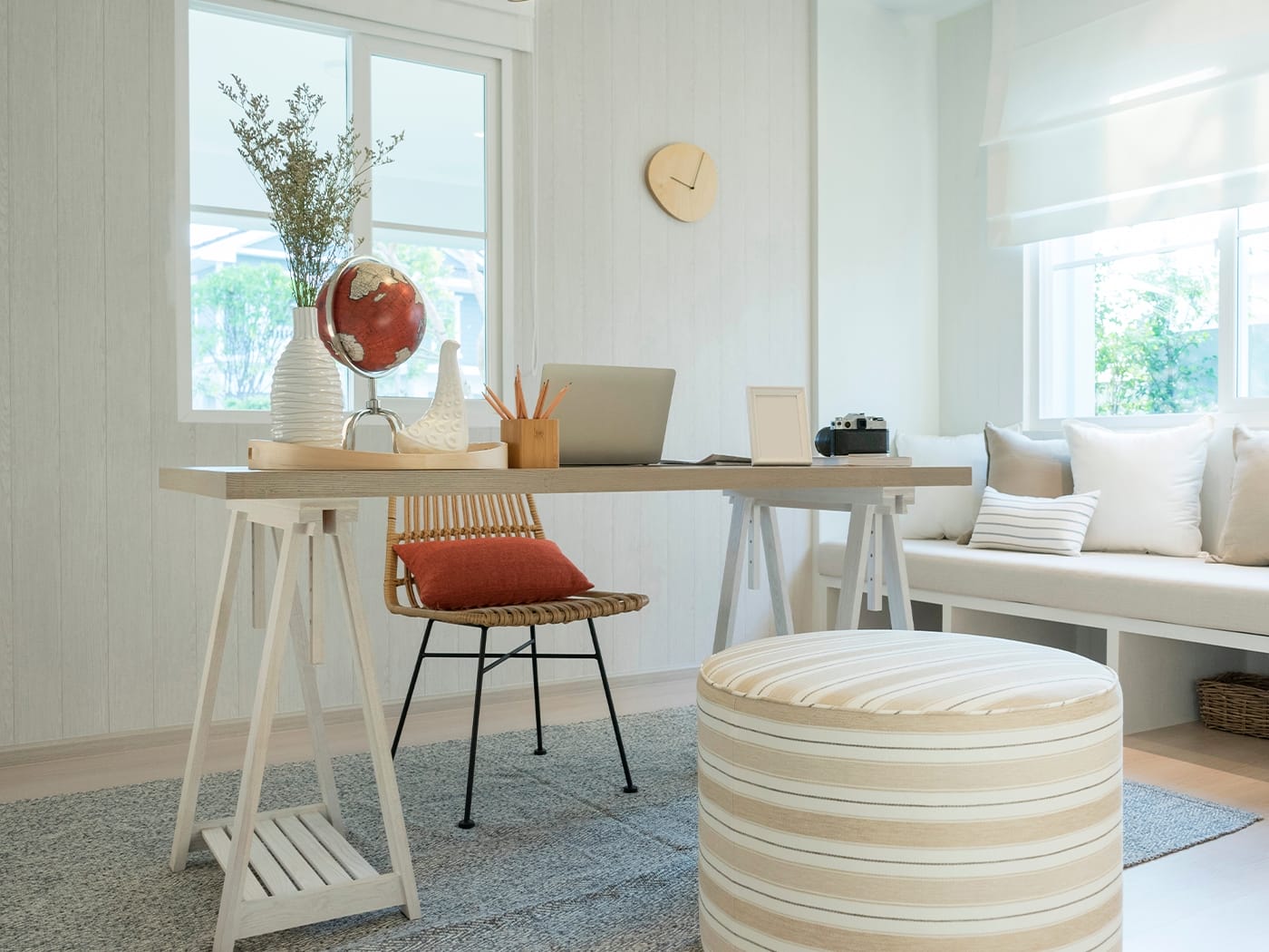 Il potere del minimalismo: semplifica la tua scrivania con stile