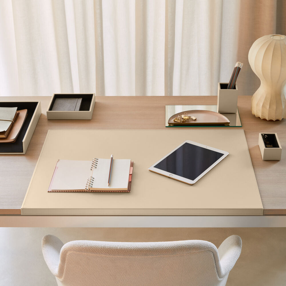 Sottomano Scrivania Calliope di Eglooh - Cuoio Beige - Vista Frontale