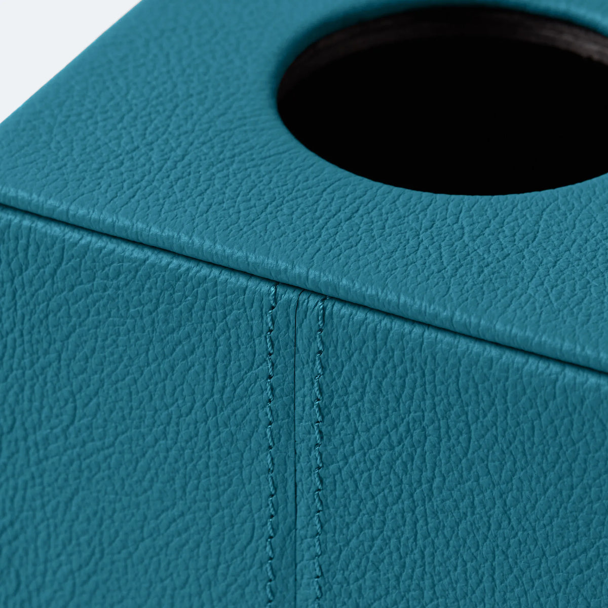Quadratische Taschentuchbox Maia