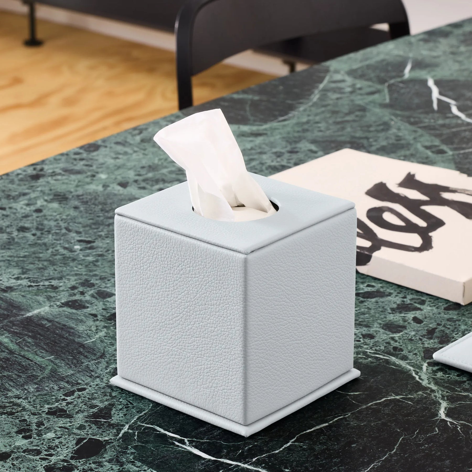 Quadratische Taschentuchbox Maia