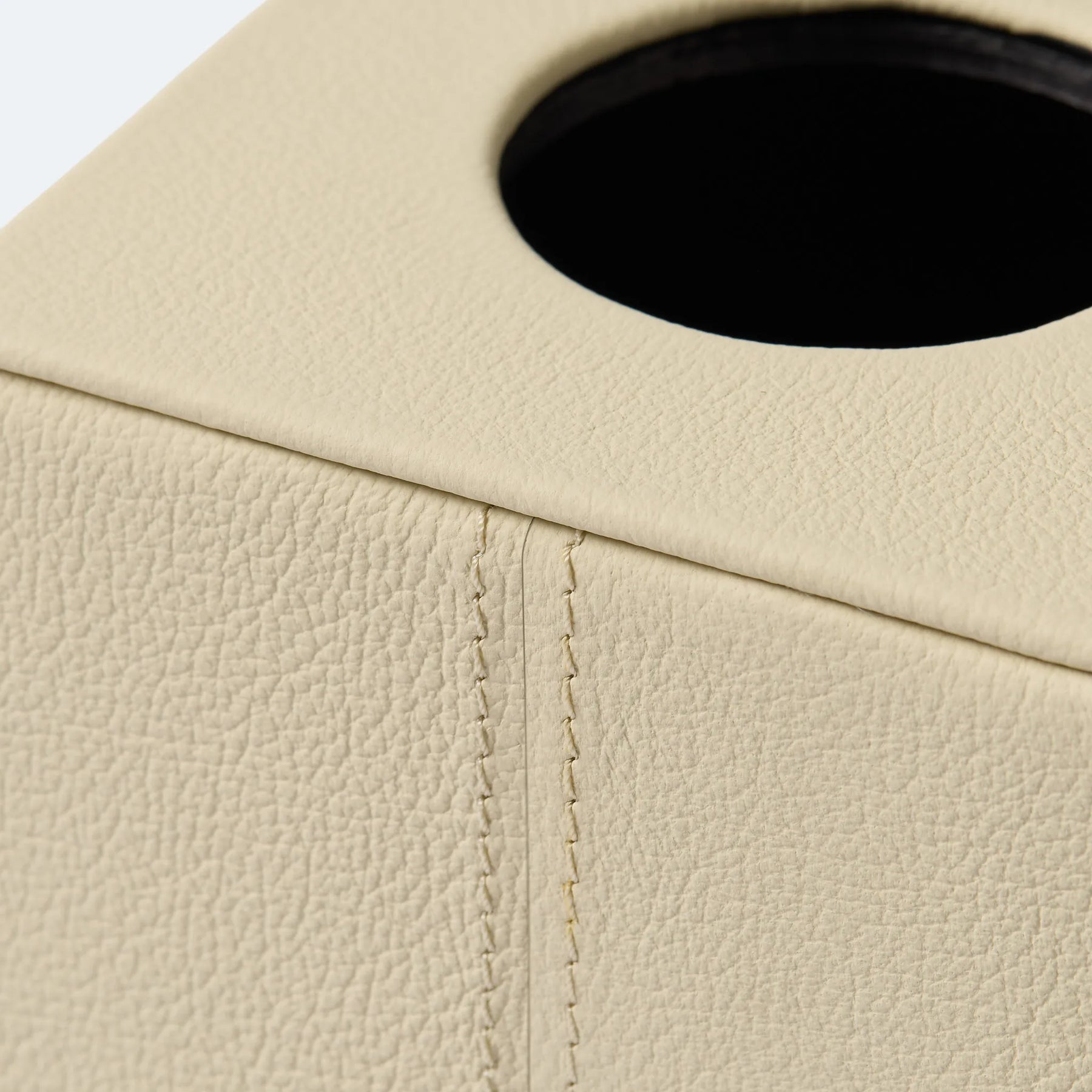 Quadratische Taschentuchbox Maia