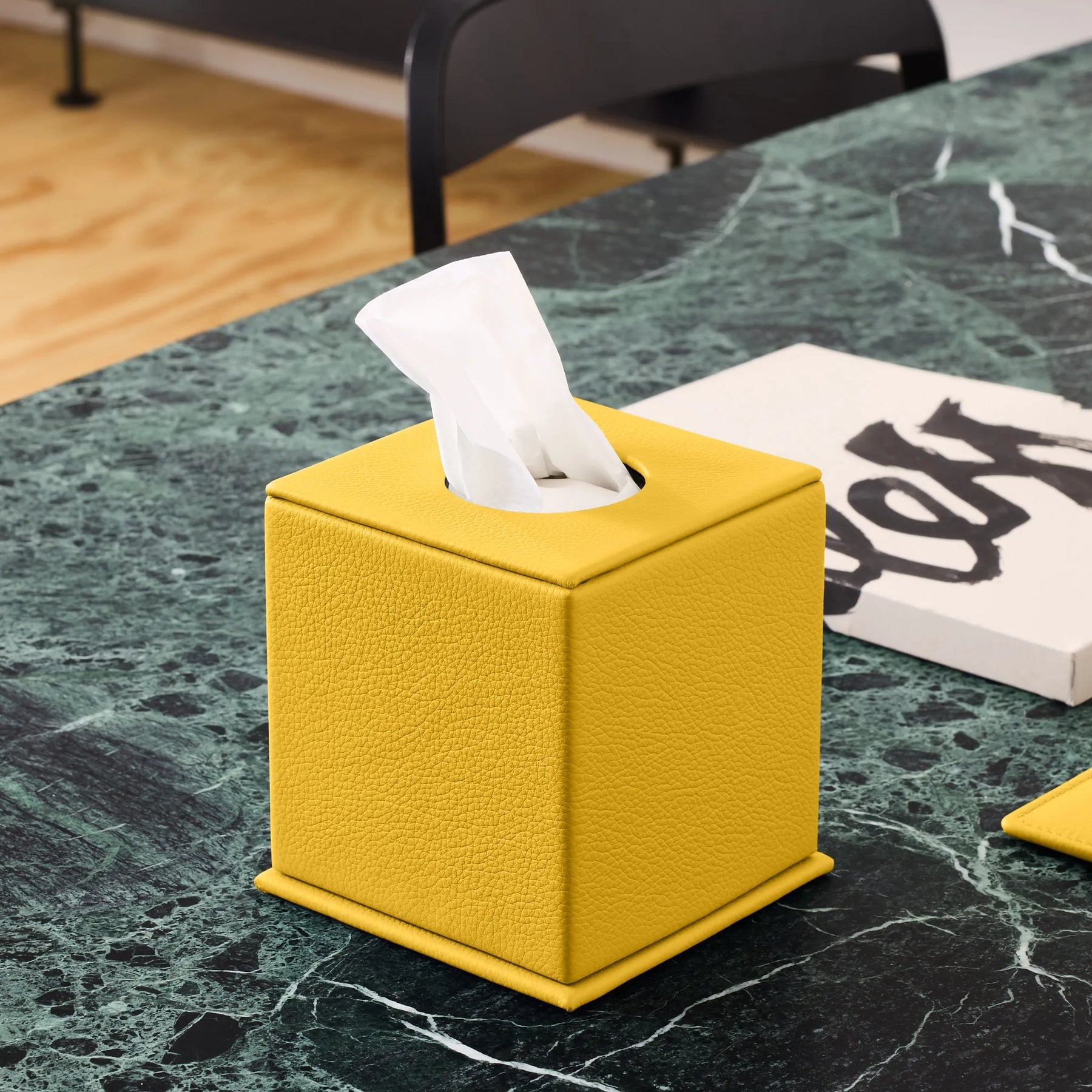 Quadratische Taschentuchbox Maia