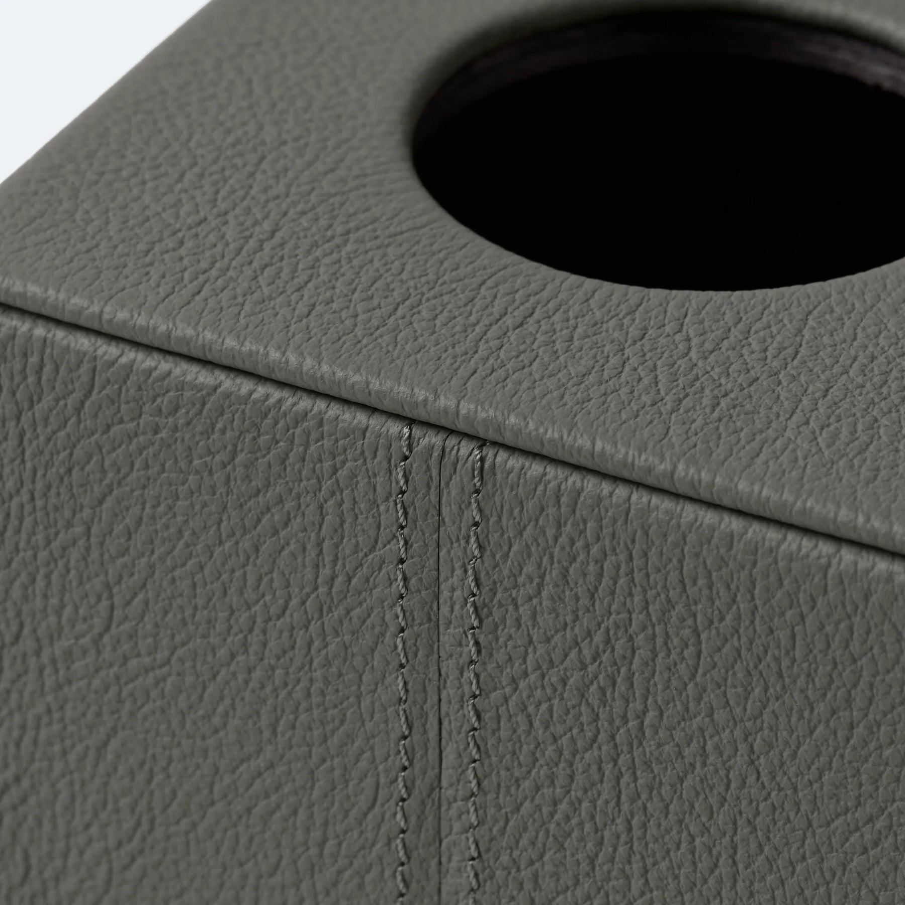 Quadratische Taschentuchbox Maia