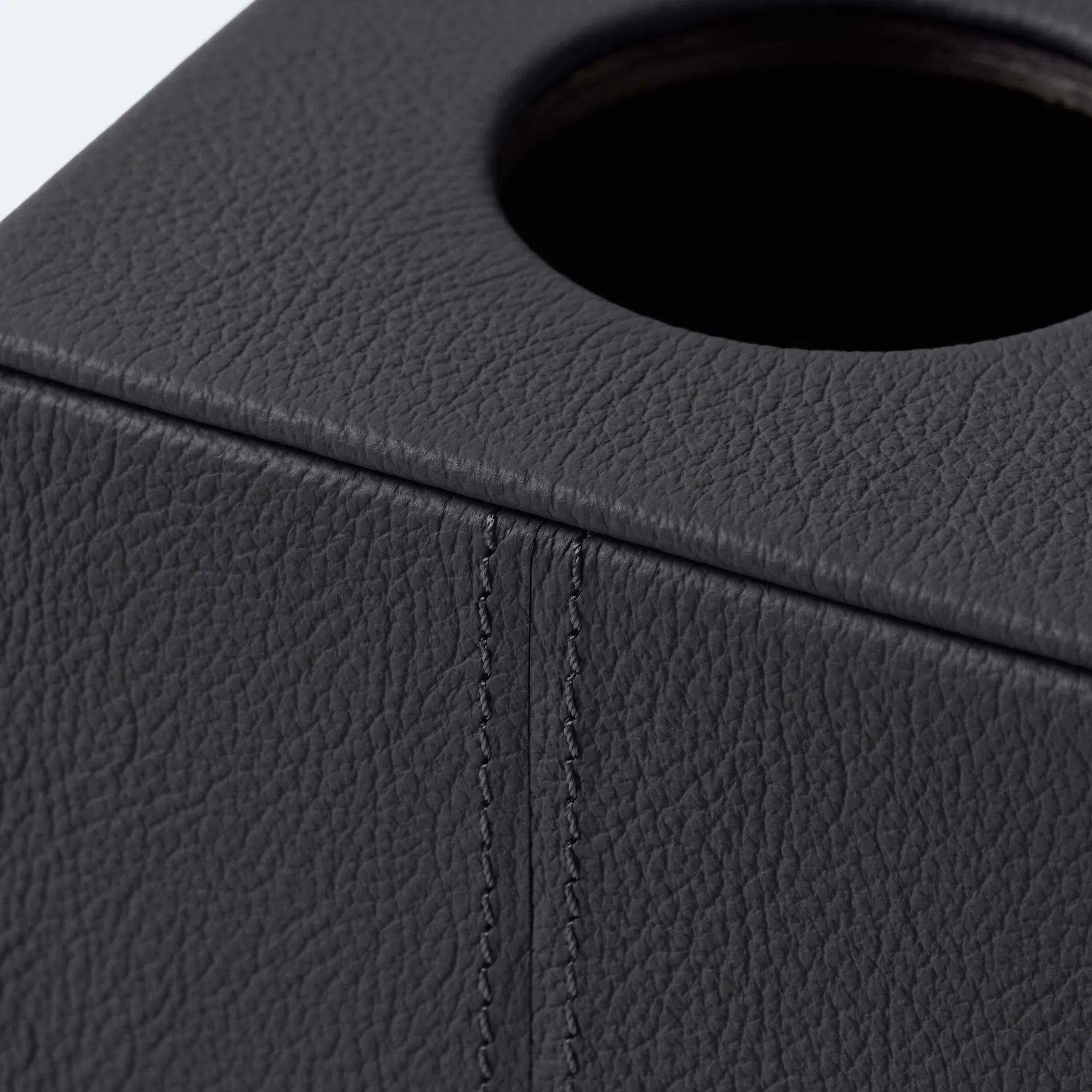 Quadratische Taschentuchbox Maia
