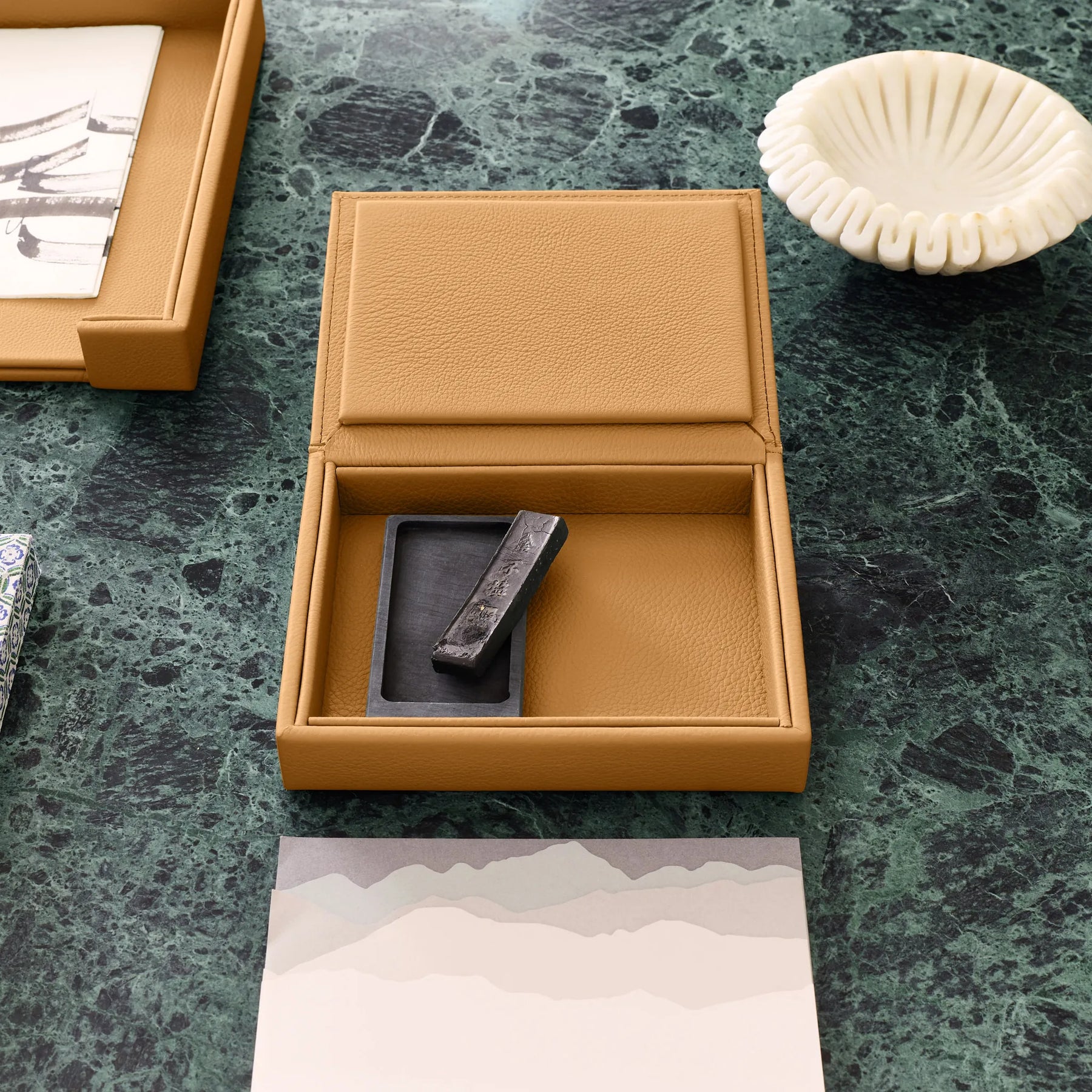 Valet Tray wit Lid Maia