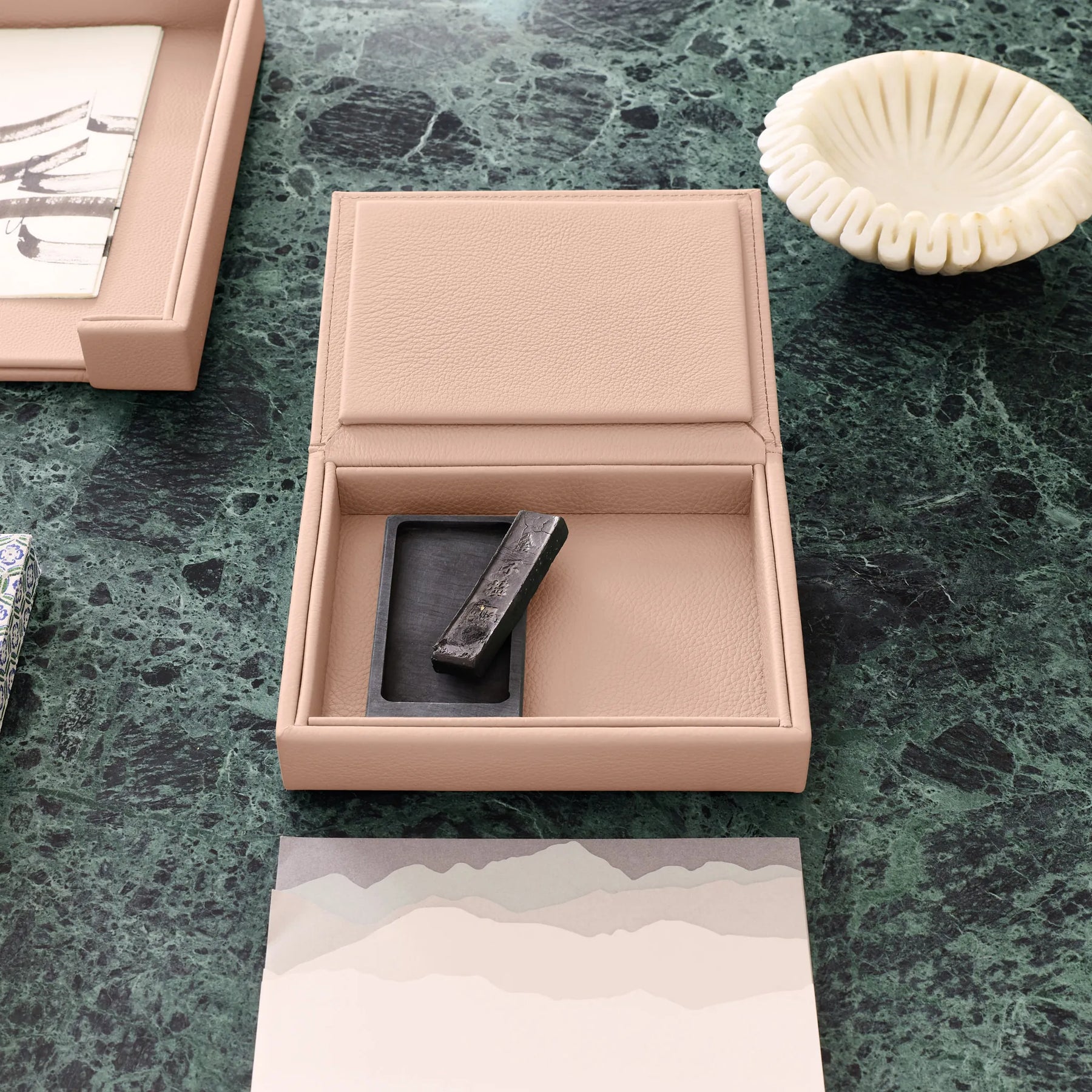 Valet Tray wit Lid Maia