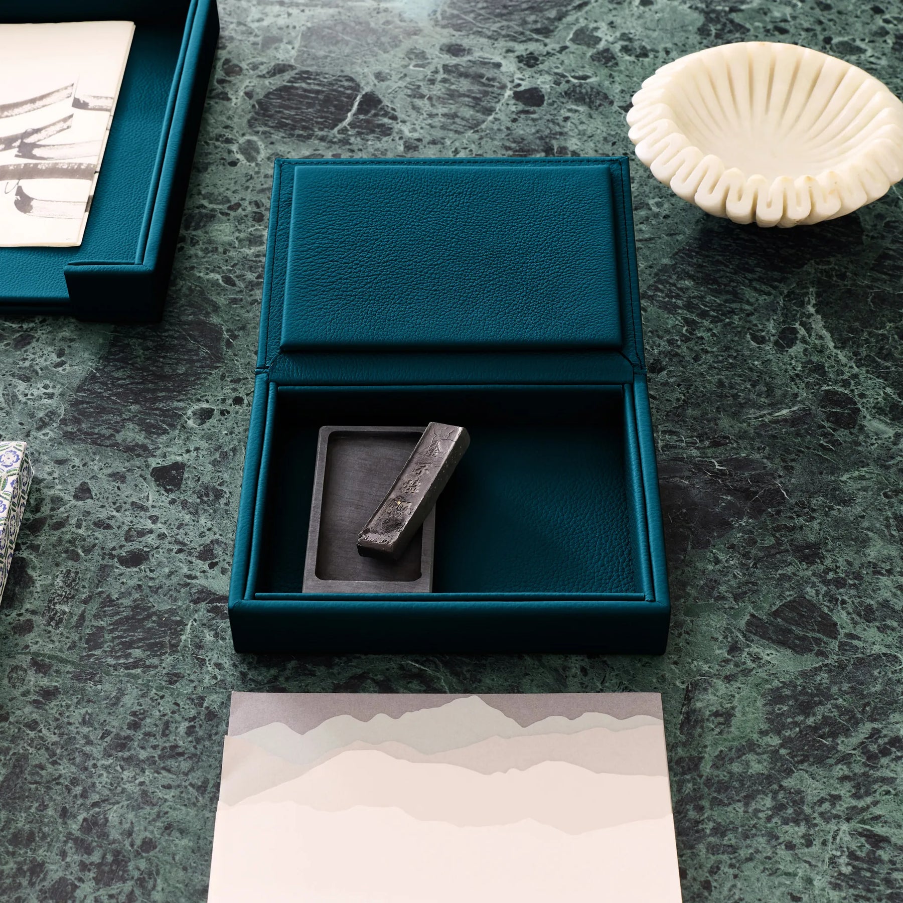 Valet Tray wit Lid Maia