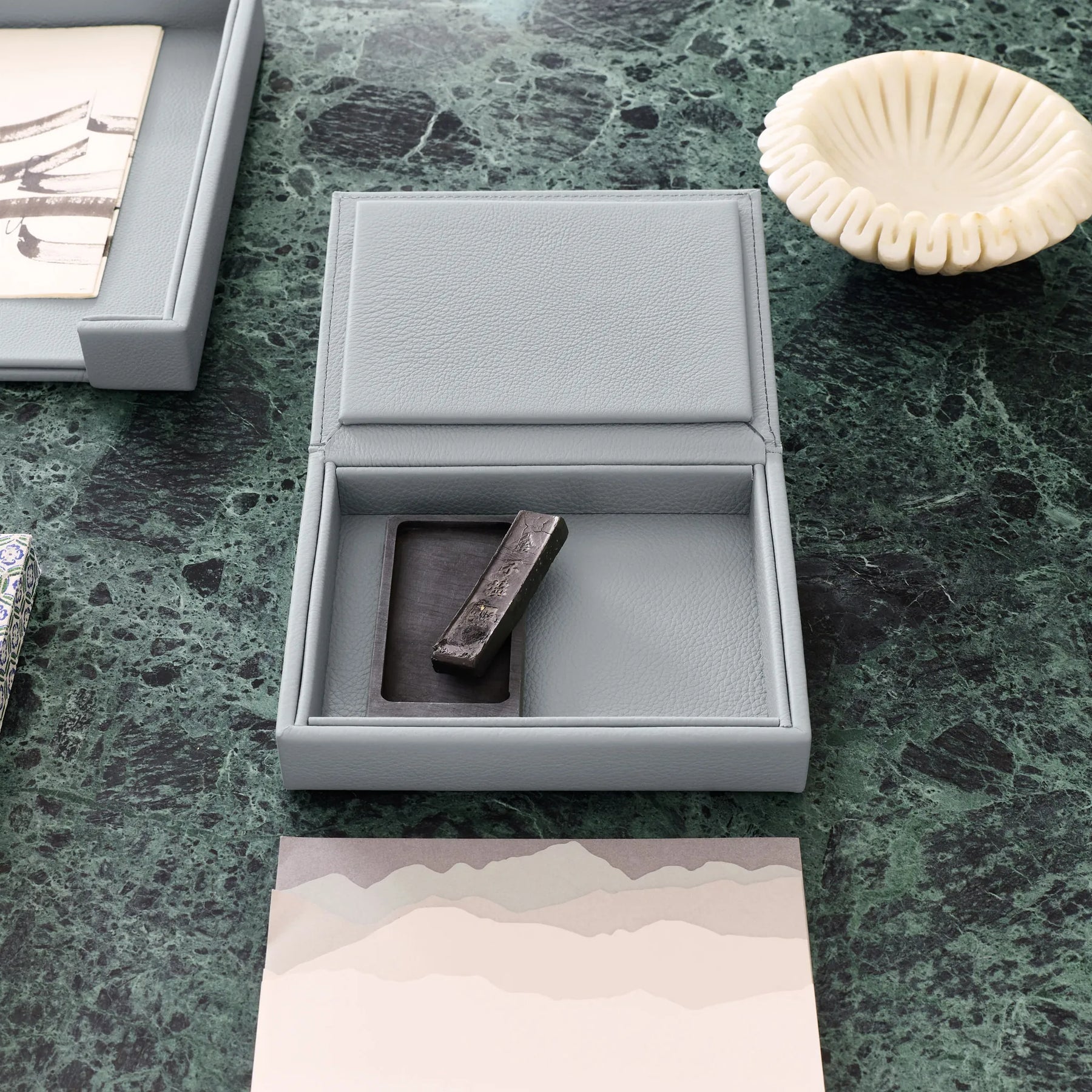 Valet Tray wit Lid Maia
