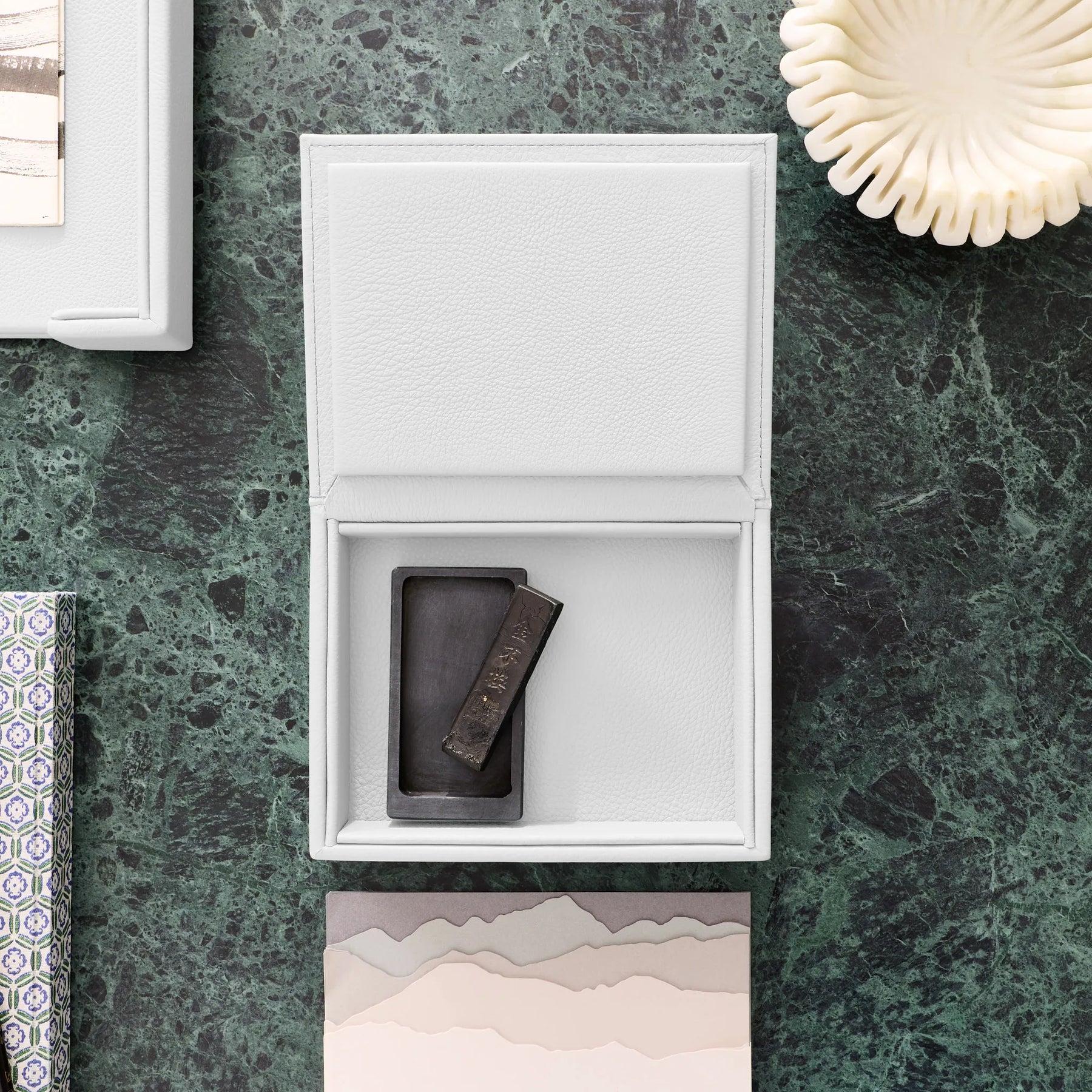 Valet Tray wit Lid Maia