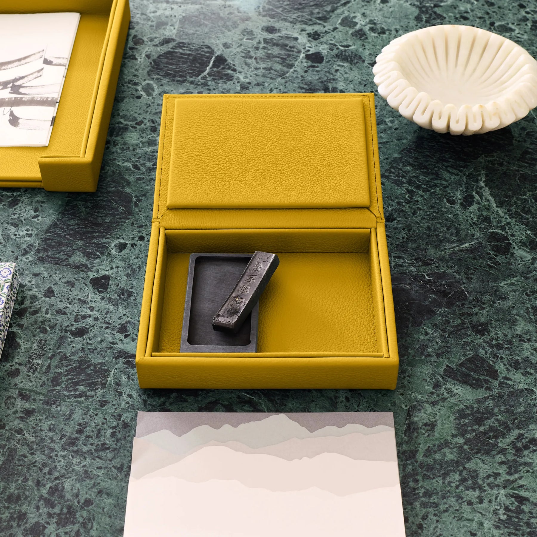 Valet Tray wit Lid Maia