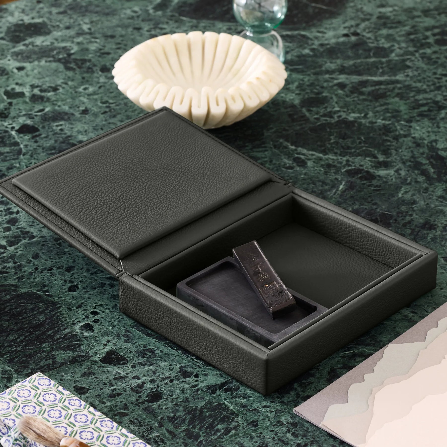 Valet Tray wit Lid Maia