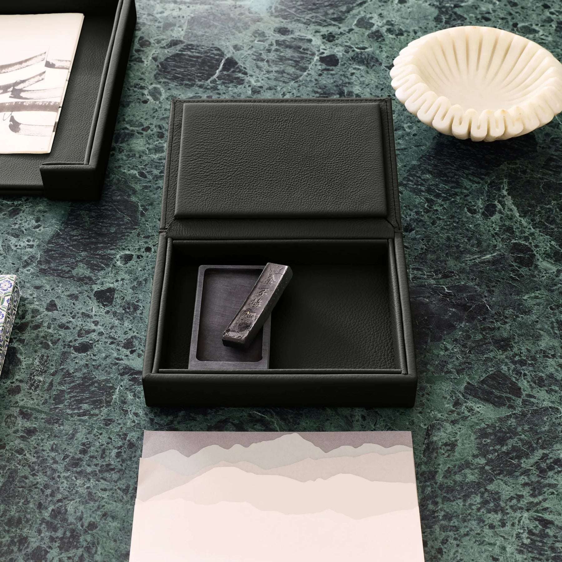 Valet Tray wit Lid Maia