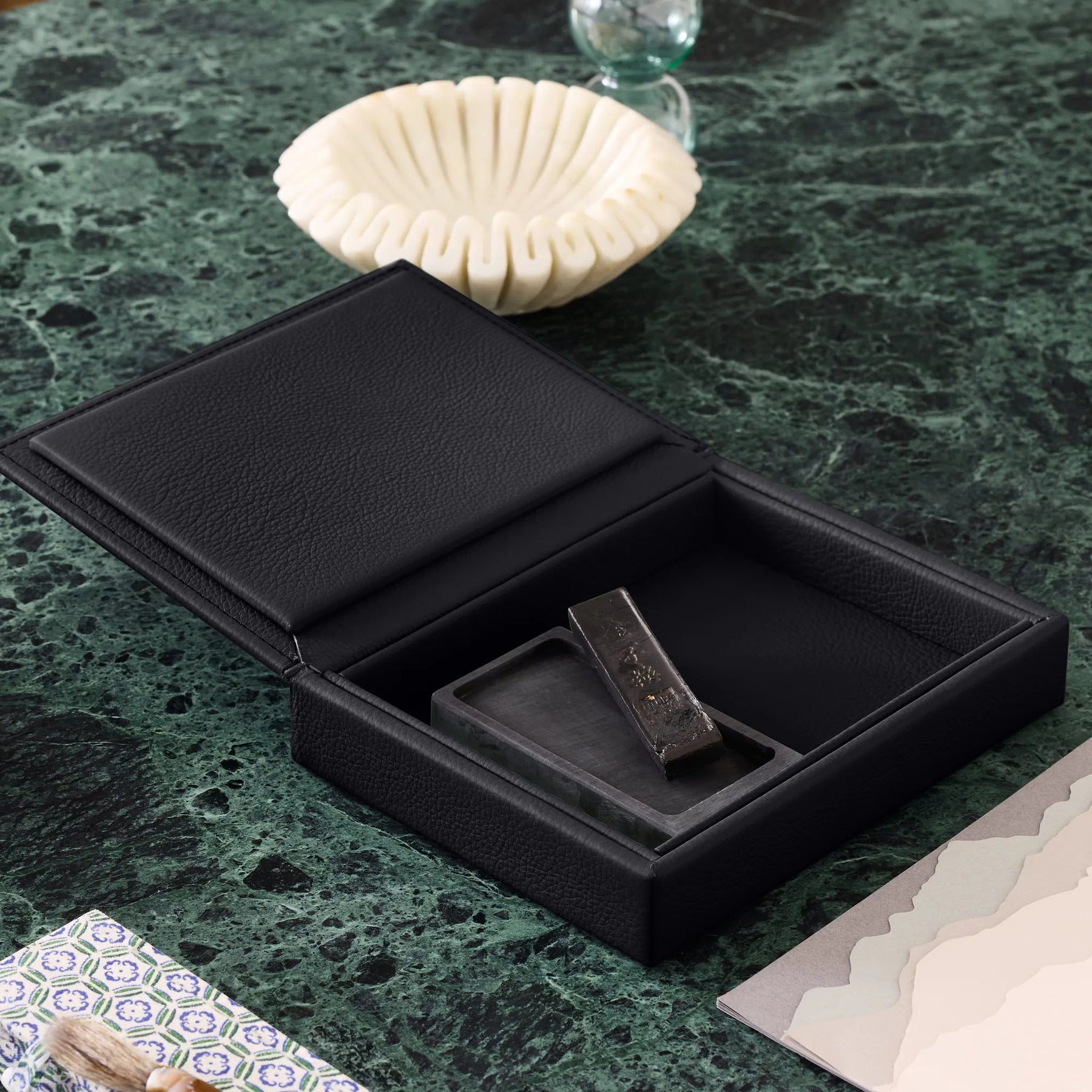 Valet Tray wit Lid Maia