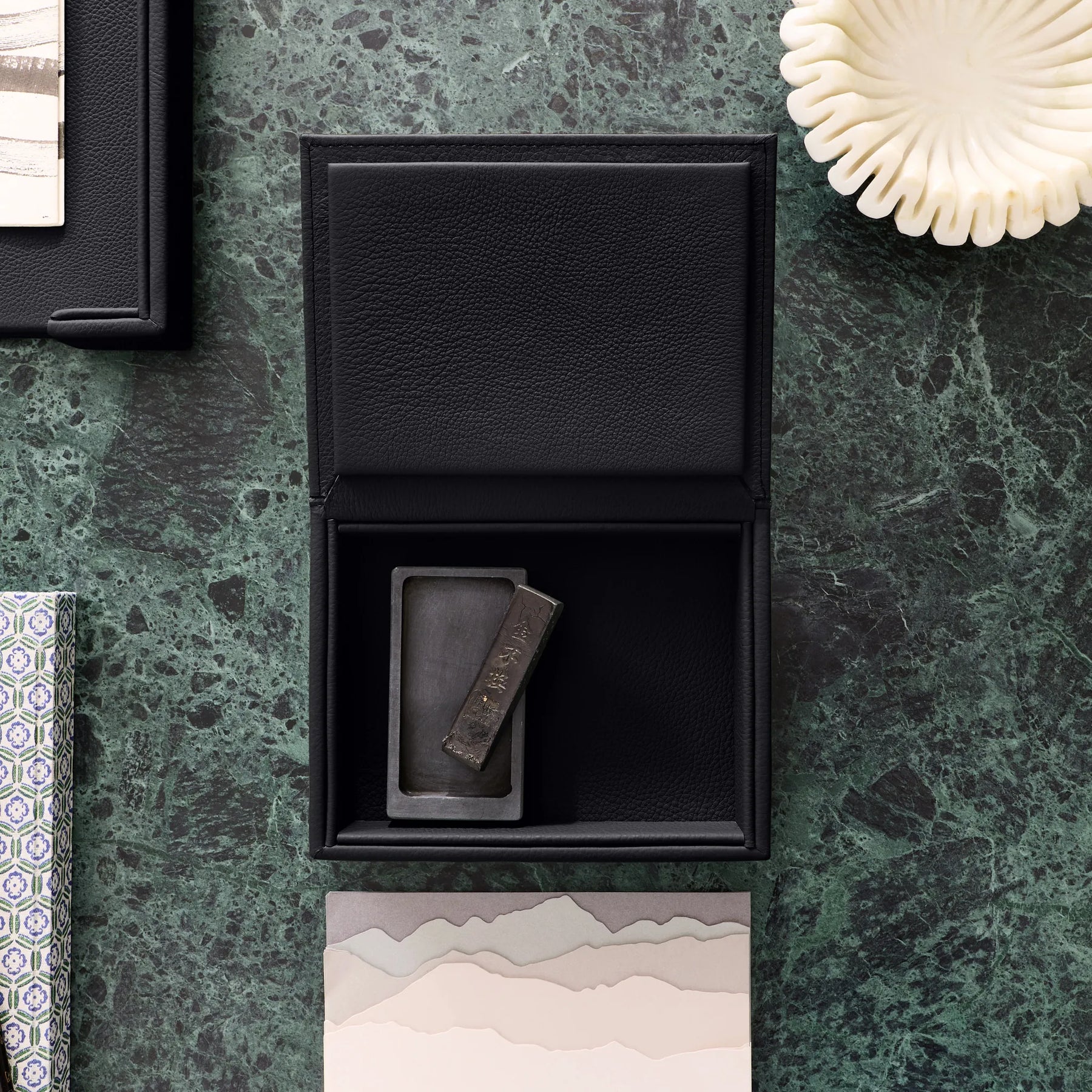 Valet Tray wit Lid Maia
