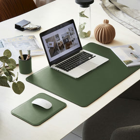 Tappetino Mouse Hermes di Eglooh - Cuoio Verde - Vista Tre Quarti