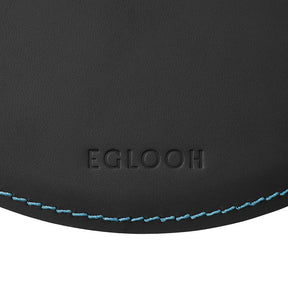 Tappetino Mouse Rotondo Atlante Deluxe di Eglooh - Cuoio Nero e Cuciture Azzurre - Dettaglio Cucitura