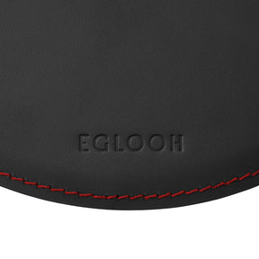 Tappetino Mouse Rotondo Atlante Deluxe di Eglooh - Cuoio Nero e Cuciture Rosse - Dettaglio Cucitura