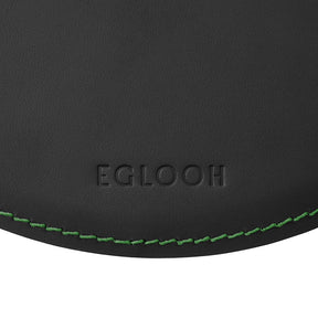 Tappetino Mouse Rotondo Atlante Deluxe di Eglooh - Cuoio Nero e Cuciture Verdi - Dettaglio Cucitura