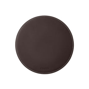 Tappetino Mouse Rotondo Atlante Deluxe di Eglooh - Cuoio Marrone Scuro e Cuciture Bianche