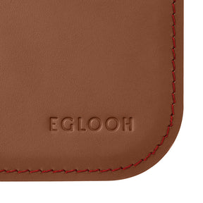 Tappetino Mouse Hermes Deluxe di Eglooh - Cuoio Marrone Naturale e Cuciture Rosse - Dettaglio Cucitura
