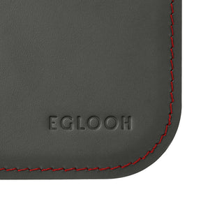 Tappetino Mouse Hermes Deluxe di Eglooh - Cuoio Grigio Antracite e Cuciture Rosse - Dettaglio Cucitura