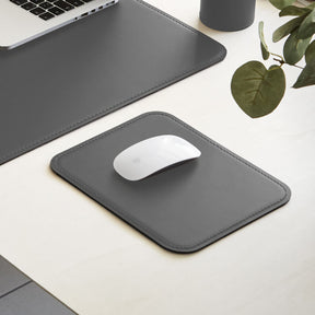 Tappetino Mouse Hermes di Eglooh - Cuoio Grigio Antracite - Zoom Tre Quarti